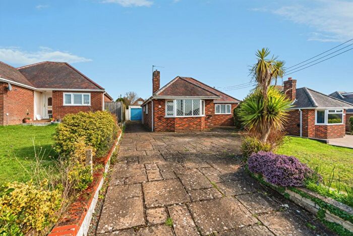 3 Bedroom Detached Bungalow For Sale In Broadmead Road, Nursling, Southampton, SO16