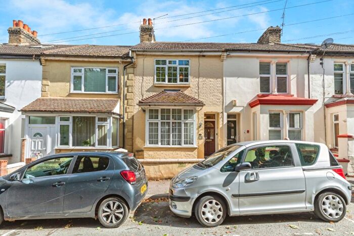 3 Bedroom Terraced House For Sale In Rosebery Road, Gillingham, Kent, ME7