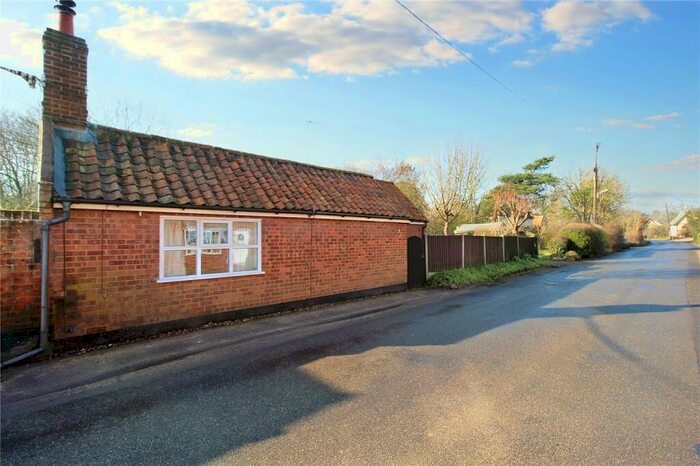 3 Bedroom Bungalow For Sale In The Street, Wissett, Halesworth, Suffolk, IP19