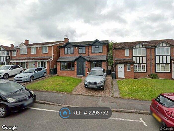 2 Bedroom Maisonette To Rent In Four Oaks, Four Oaks, B74