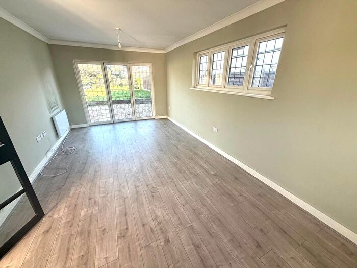 3 Bedroom Detached Bungalow To Rent In Syke Cluan, Iver, SL0