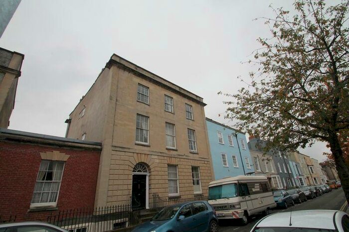 4 Bedroom Flat To Rent In **Student Property** Kingsdown Parade, Kingsdown, Bristol, BS6