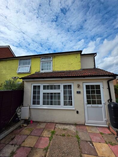 3 Bedroom Semi-Detached House To Rent In Providence Place, Colchester, CO1