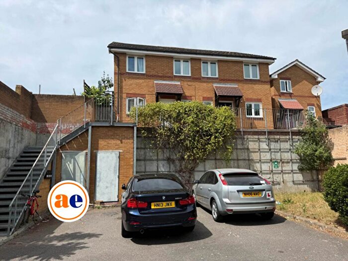 2 Bedroom House For Sale In Maple Court, Erith ***D Floorplan & Video Available ***, DA8