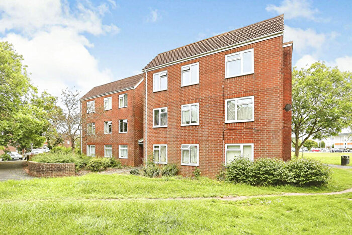 2 Bedroom Flat For Sale In Almondside, Gosport, PO13