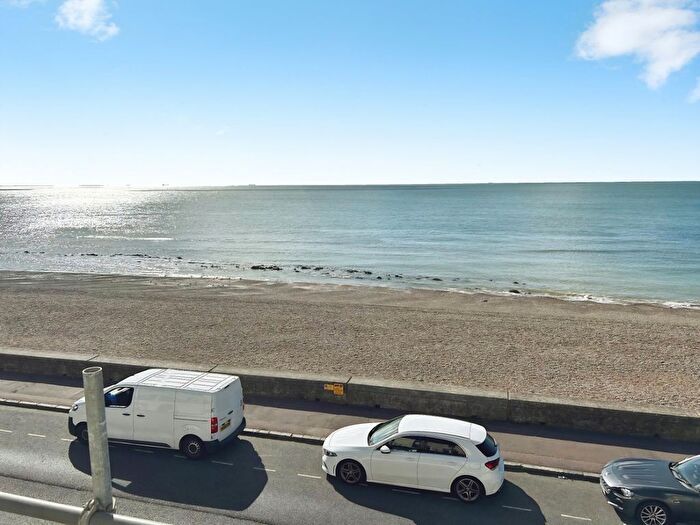 2 Bedroom Flat To Rent In Sandgate Esplanade, Sandgate, Folkestone, CT20