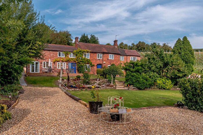6 Bedroom Detached House For Sale In Doddenham Broadwas-On-Teme, Worcestershire, WR6
