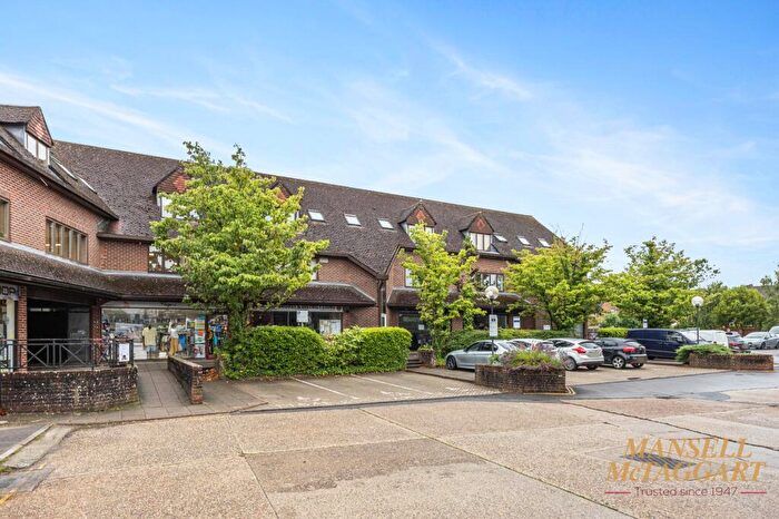 1 Bedroom Flat For Sale In Jengers Mead, Laura House Jengers Mead, RH14