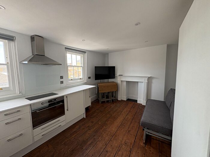 Apartment To Rent In Studio Flat, Gloucester Place, Baker Street, NW1