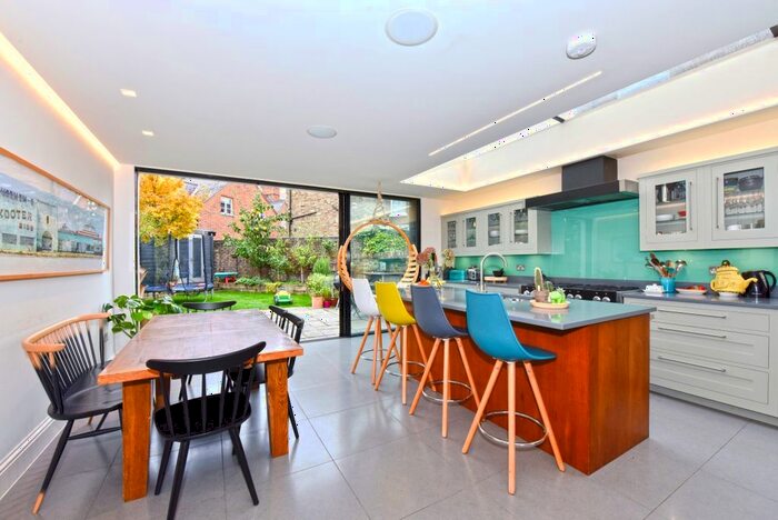 5 Bedroom Semi-Detached House To Rent In Frances Road, Windsor, SL4