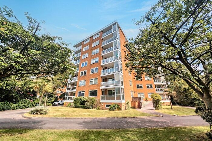 2 Bedroom Flat For Sale In Bournemouth, BH4