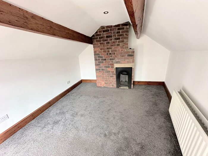 2 Bedroom End Of Terrace House To Rent In Trooper Lane, Halifax, HX3