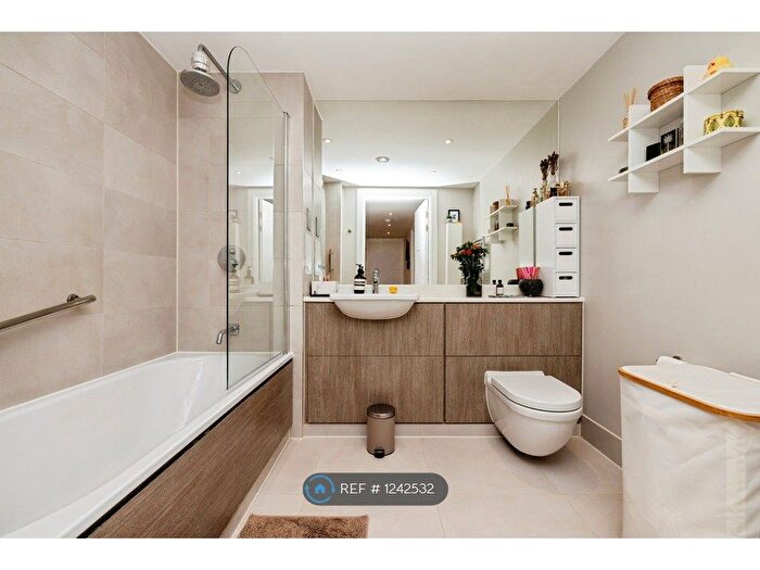 2 Bedroom Flat To Rent In Clift House, London, N1