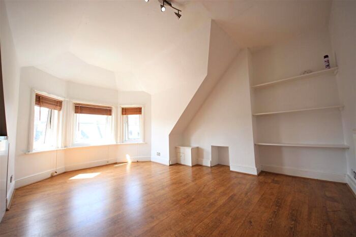 1 Bedroom Flat To Rent In Eldon Place, Bournemouth, BH4