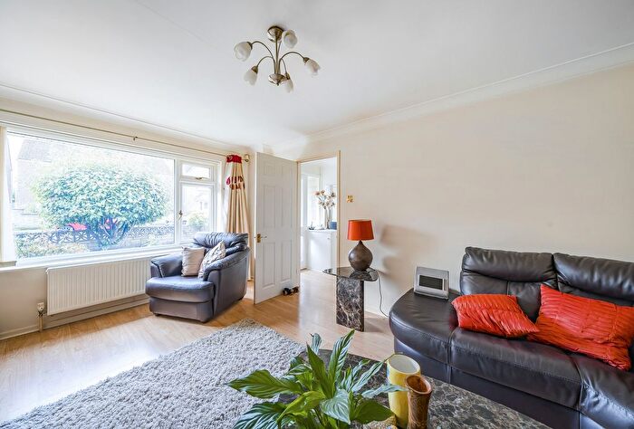 2 Bedroom Bungalow For Sale In Heather Avenue, Frampton Cotterell, Bristol, Gloucestershire, BS36