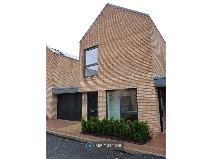 2 Bedroom Detached House To Rent In Chalkwells Way, Trumpington, Cambridge, CB2