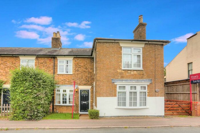2 Bedroom Cottage To Rent In St Johns Road, Harpenden, Hertfordshire, AL5