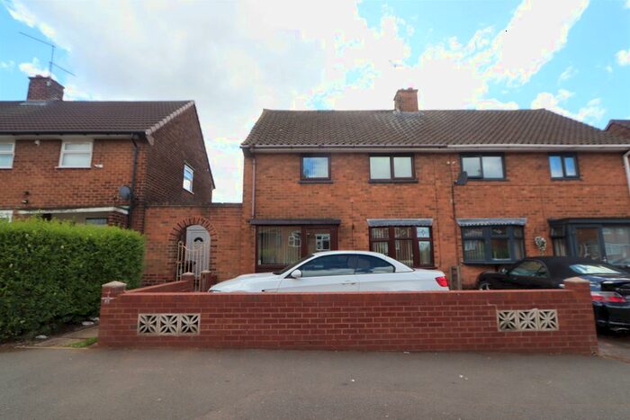 3 Bedroom Semi-Detached House To Rent In Primley Avenue, Walsall, WS2