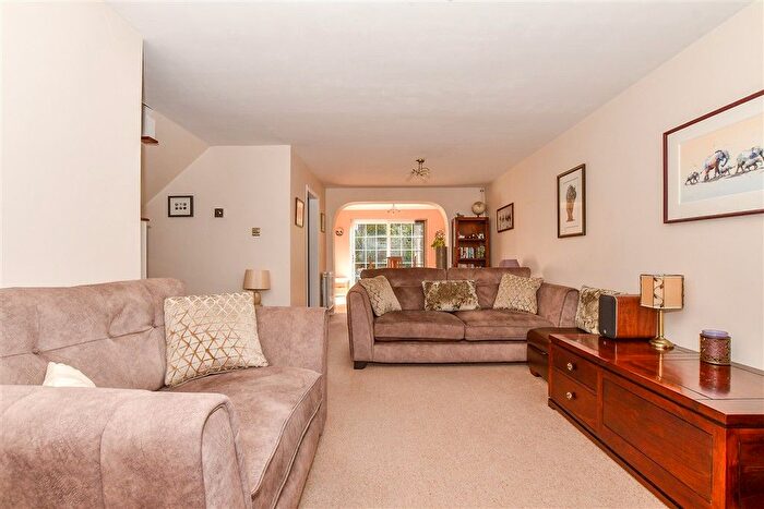 3 Bedroom Semi-Detached House For Sale In Lucks Way, Marden, Kent, TN12