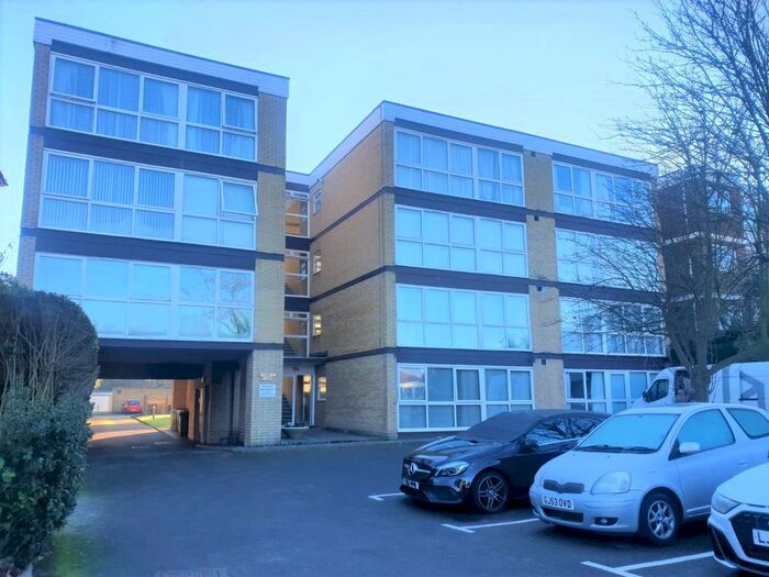1 Bedroom Flat To Rent In Lathkill Court, Hayne Road, Beckenham, Kent BR3