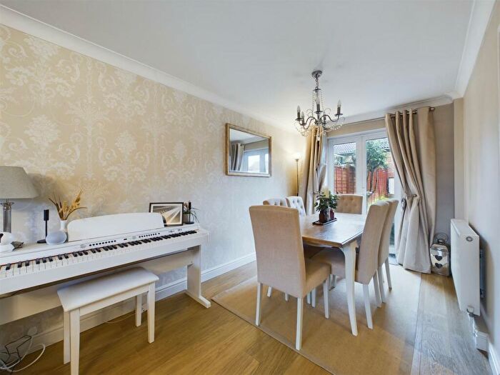 3 Bedroom Terraced House For Sale In Coalport Way, Tilehurst, Reading, RG30
