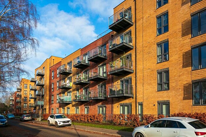 3 Bedroom Apartment To Rent In Frogmore Road, Hemel Hempstead, Hertfordshire, HP3