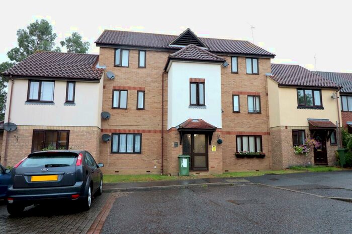 1 Bedroom Flat To Rent In Robinia Close, Laindon, Basildon, Essex, SS15