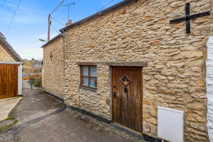 2 Bedroom Cottage For Sale In Middle Barton, Oxfordshire, OX7