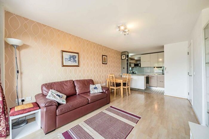 2 Bedroom Flat To Rent In Deals Gateway, Deptford Bridge, SE13