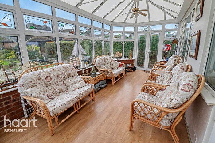 5 Bedroom Detached House For Sale In Marine Approach, Canvey Island, SS8