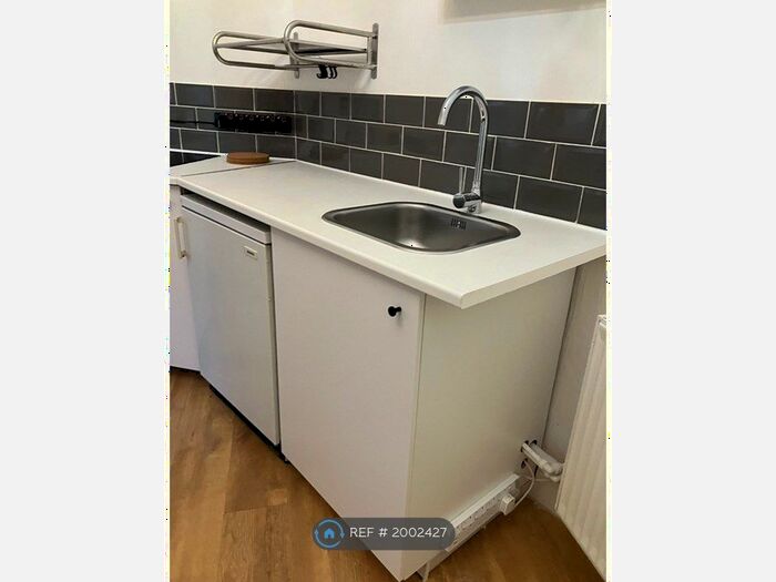 Studio To Rent In First Floor, Bristol, BS8 - Photo 3