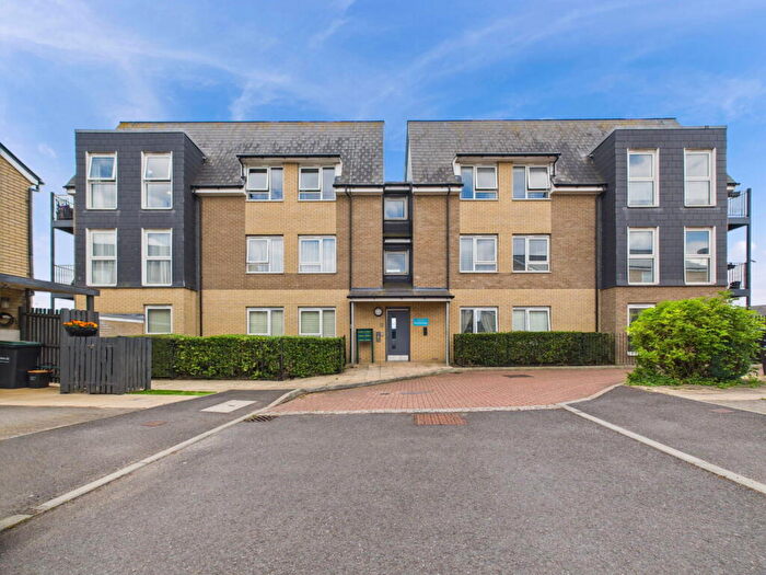 2 Bedroom Flat For Sale In Watercress Way, Northfleet, DA11
