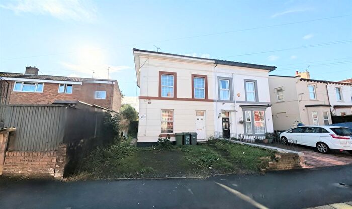 3 Bedroom Semi Detached House For Sale In Seymour Street, Tranmere, Birkenhead, CH42