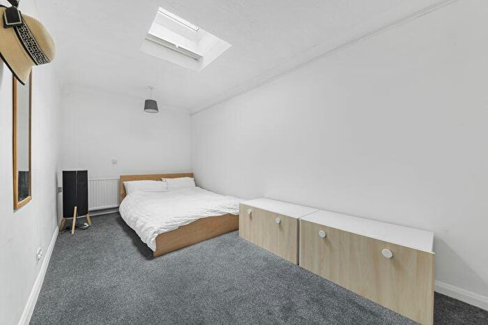 4 Bedroom Detached House For Sale In Monterey Close, Bexley, DA5