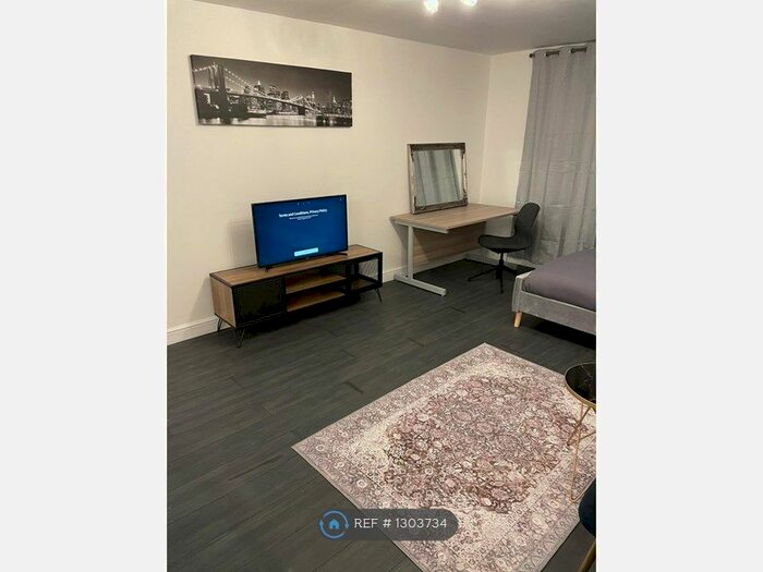 Studio To Rent In Alexandra Street, Maidstone ME14