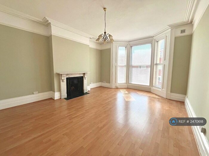 3 Bedroom Flat To Rent In Lennox Road South, Southsea, PO5