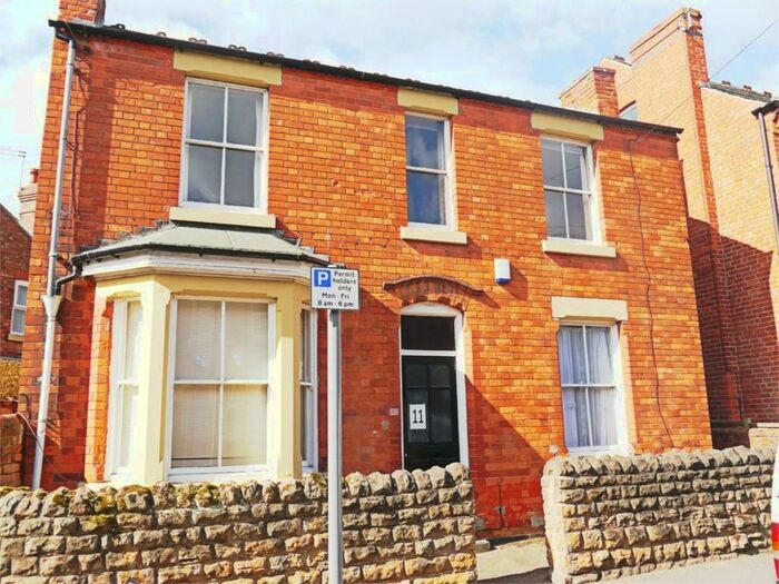 4 Bedroom Detached House To Rent In Midland Avenue, Lenton, NG7