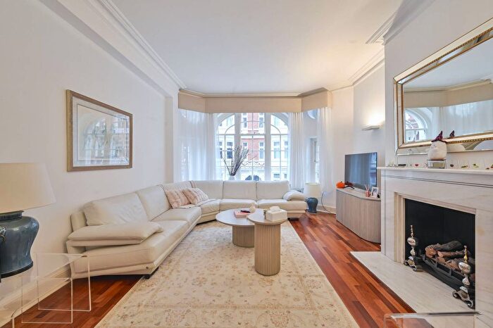 3 Bedroom Flat For Sale In Basil Street, Knightsbridge, London, SW3