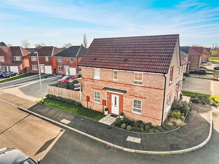 3 Bedroom Semi-Detached House For Sale In Browdie Road, Darlington, DL2