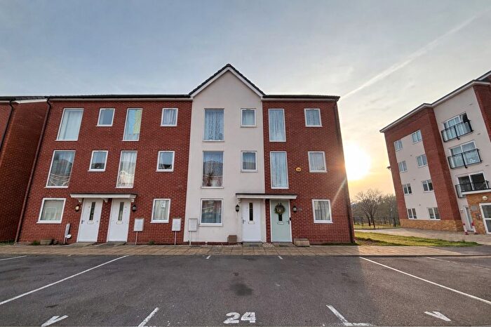 4 Bedroom Property To Rent In Harrow Close, Bedford, MK42