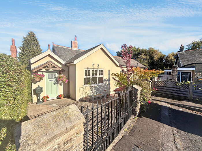 3 Bedroom Detached Bungalow For Sale In The Avenue, Rowlands Gill, Tyne And Wear, NE39