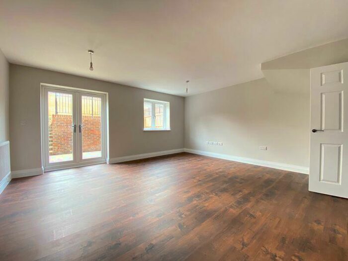 5 Bedroom Terraced House To Rent In Andrews Lane, Southwater, Horsham, RH13