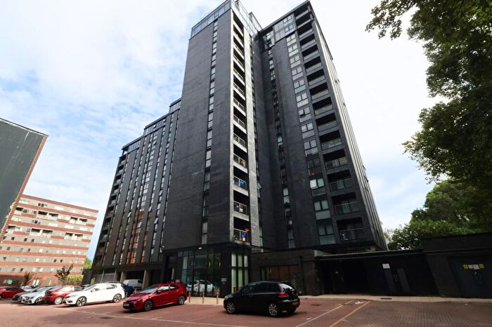 2 Bedroom Flat For Sale In Seymour Grove, Old Trafford, M16
