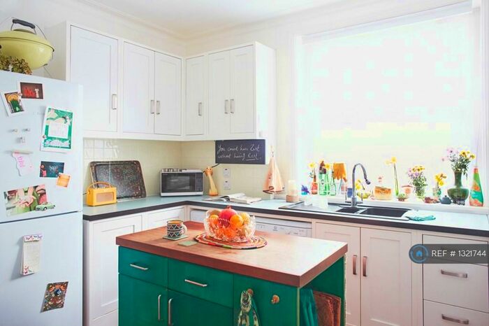 2 Bedroom Flat To Rent In Seymour Villas, Anerley, SE20