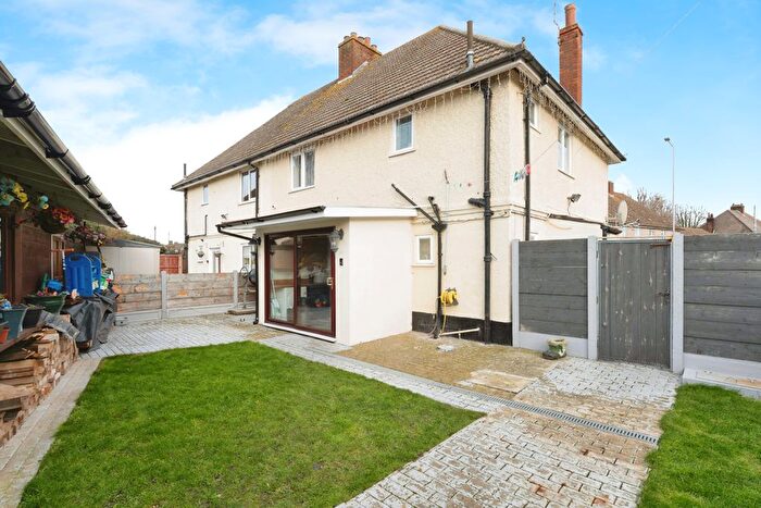 4 Bedroom Semi-detached House For Sale In St. Chads Road, Tilbury, RM18
