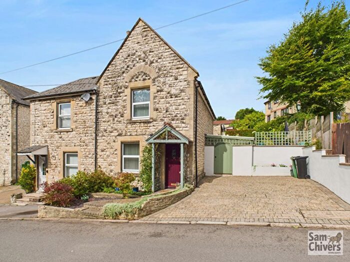 3 Bedroom Semi-Detached House For Sale In Tyning Hill, Radstock, BA3