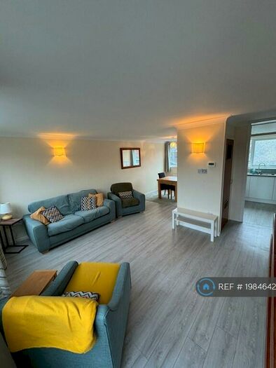 3 Bedroom Maisonette To Rent In Templemere, Norwich, NR3