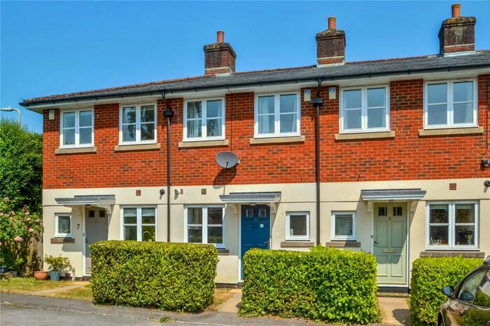 2 Bedroom Terraced House To Rent In Cornes Close, Winchester, SO22