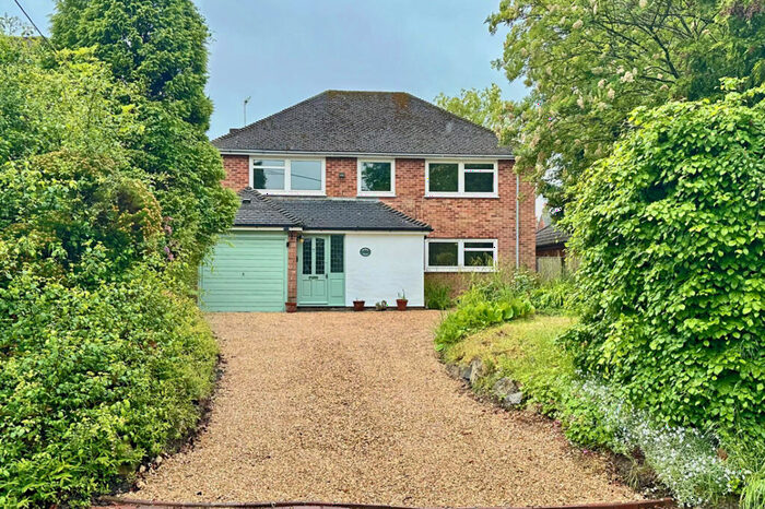 4 Bedroom Detached House For Sale In Crowmarsh Hill, Crowmarsh Gifford, OX10