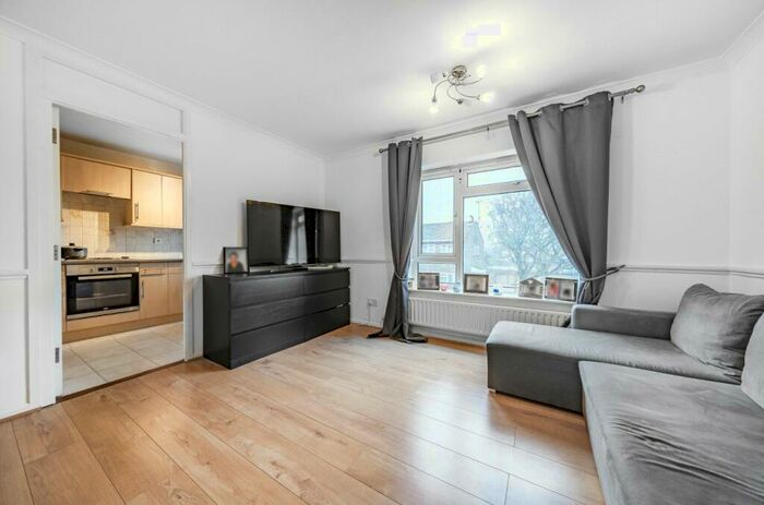 2 Bedroom Apartment To Rent In Elizabeth Close, Bracknell, Berkshire, RG12